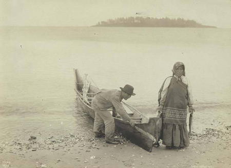 Makah Couple Fishing, 1900.jpg
